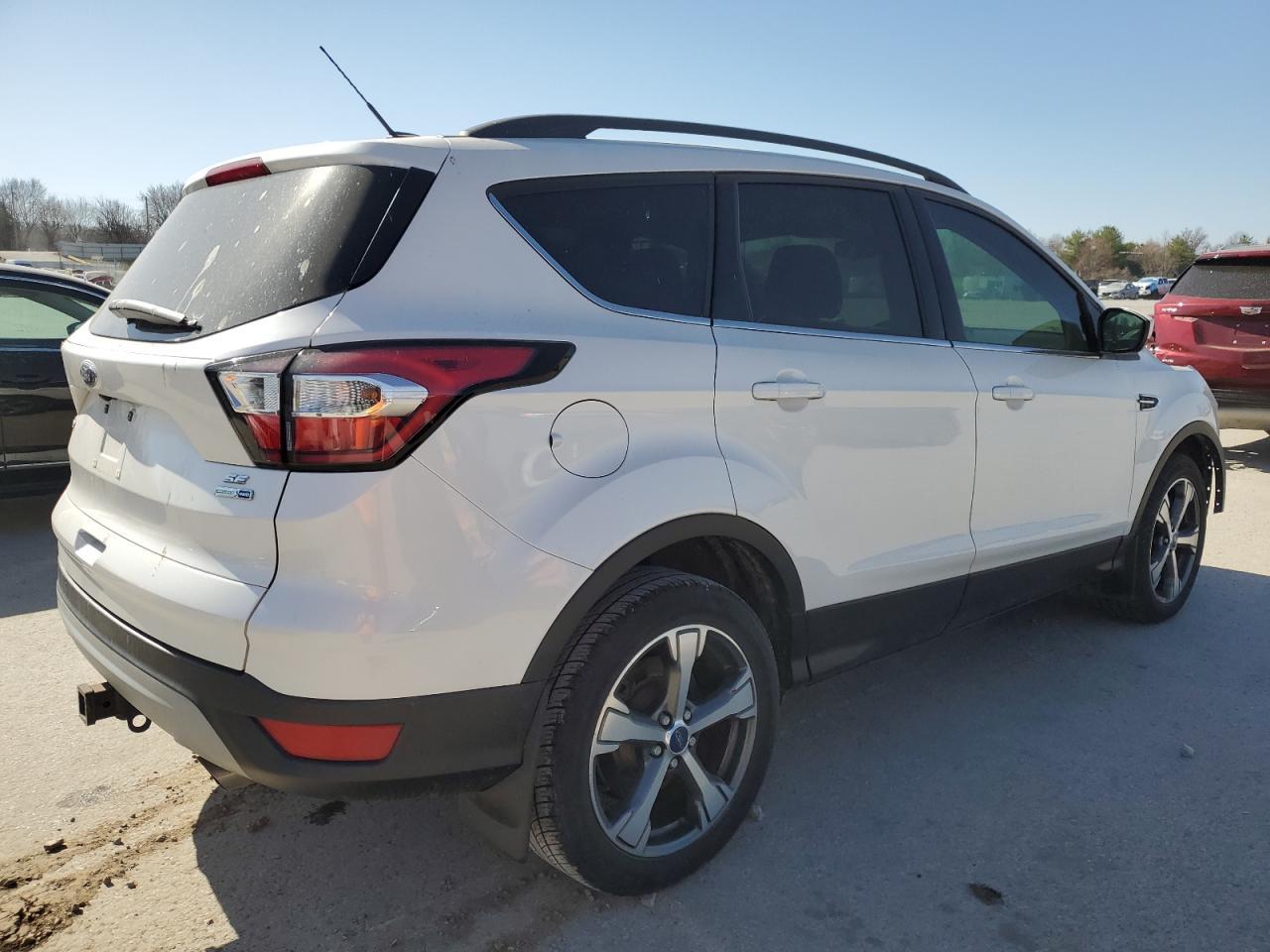 2017 FORD ESCAPE SE - Фото 3