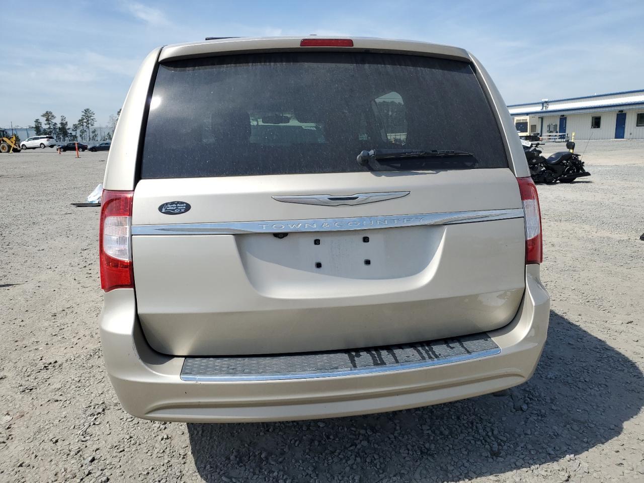 2014 CHRYSLER TOWN & COU - Image 6