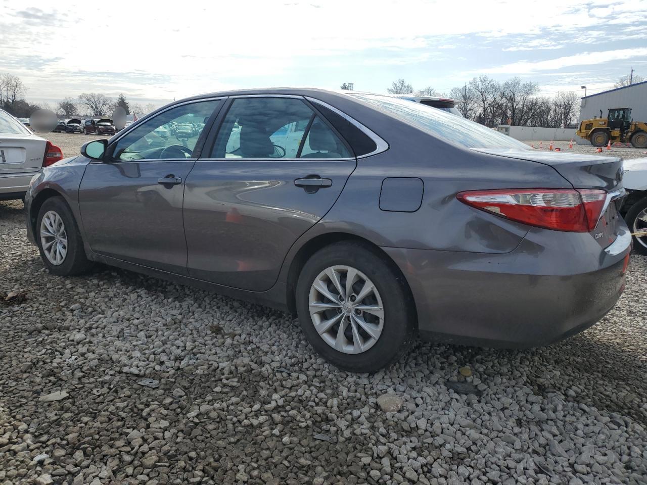 2015 TOYOTA CAMRY LE - Фото 2