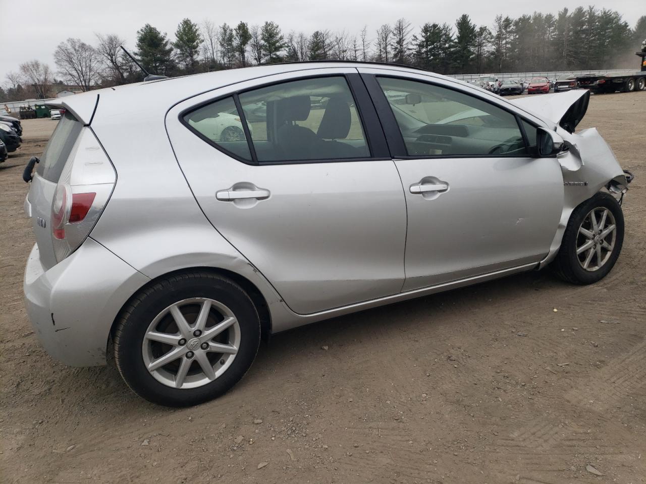 2013 TOYOTA PRIUS C - Image 3