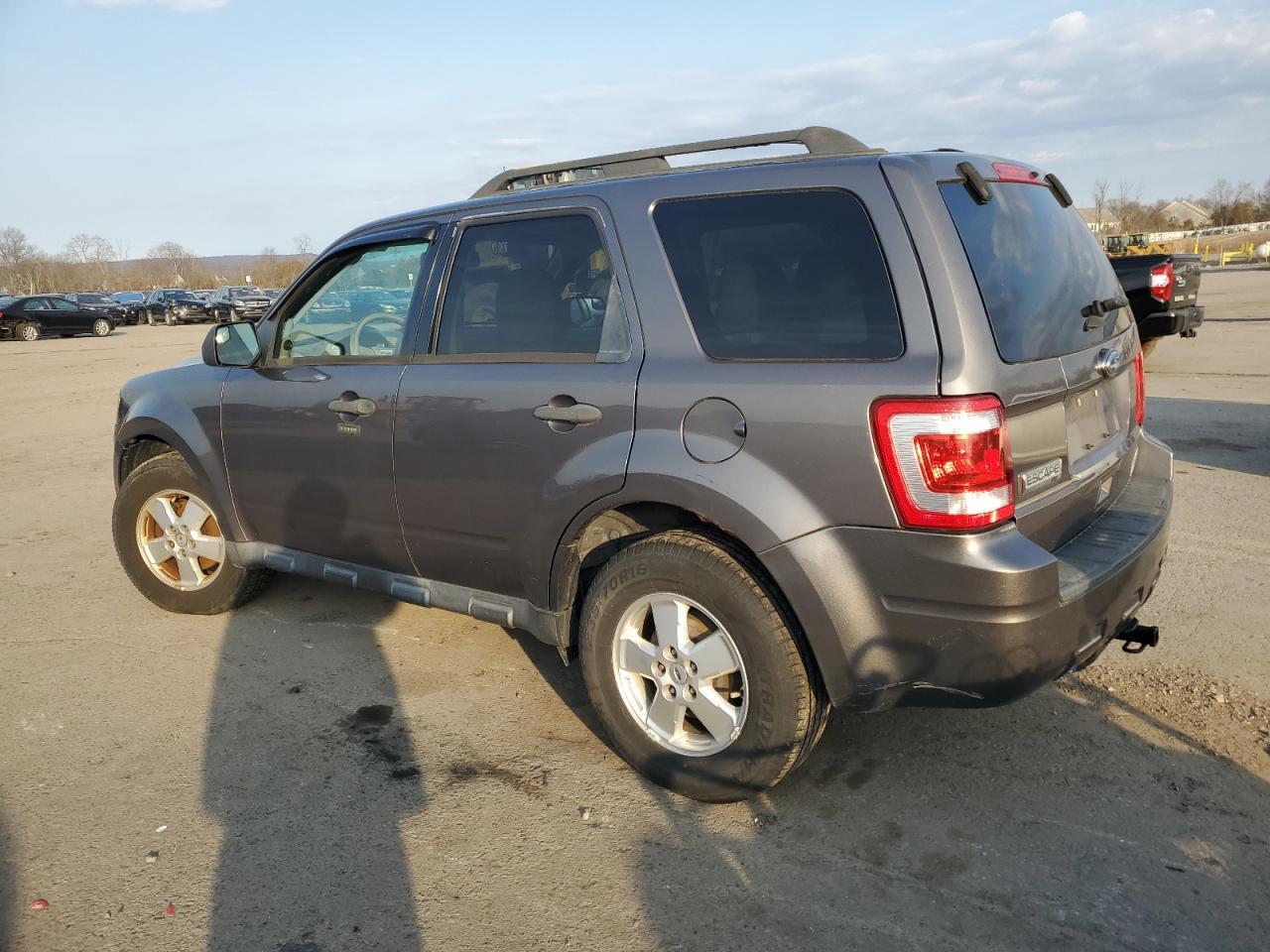 2012 FORD ESCAPE XLT - Image 2