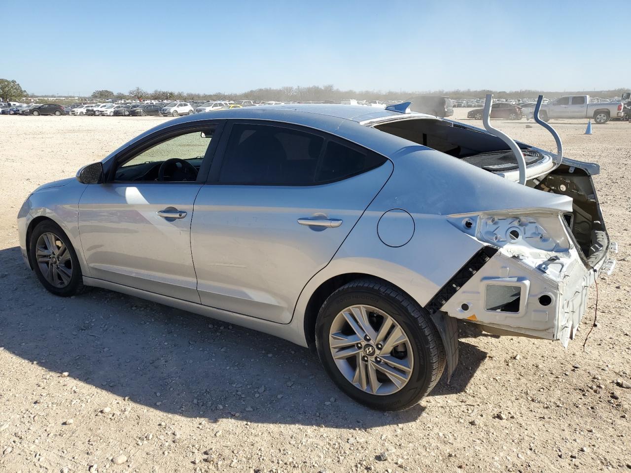 2019 HYUNDAI ELANTRA SE - Фото 2