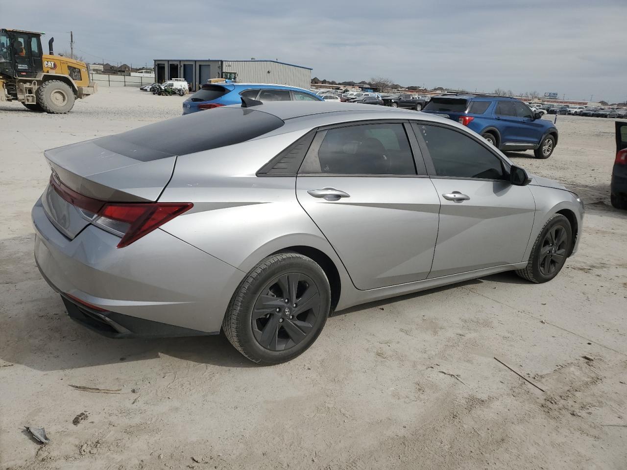 2022 HYUNDAI ELANTRA SE - Фото 3