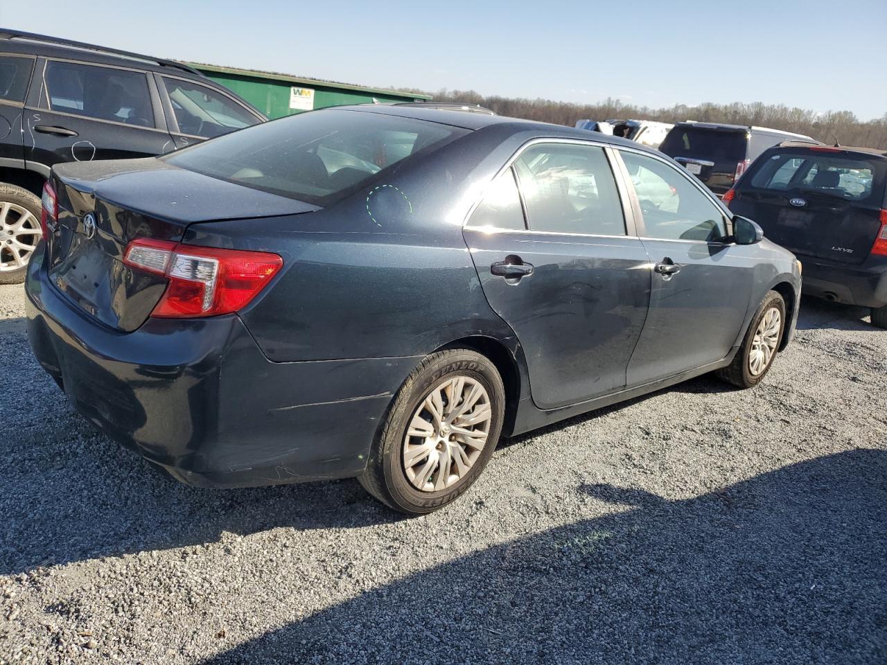 2014 TOYOTA CAMRY L - Фото 3
