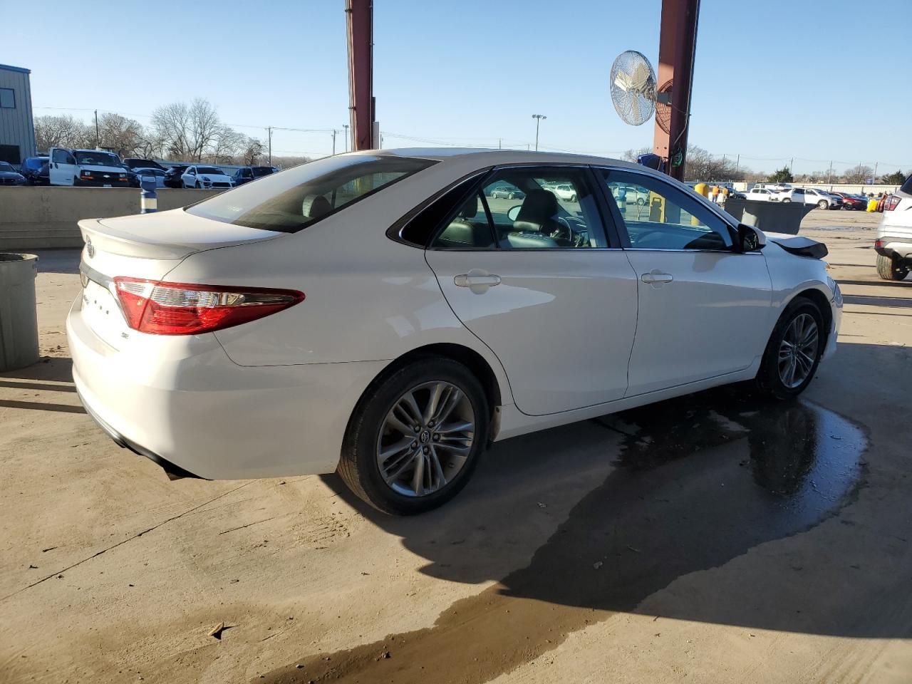 2017 TOYOTA CAMRY LE - Image 3
