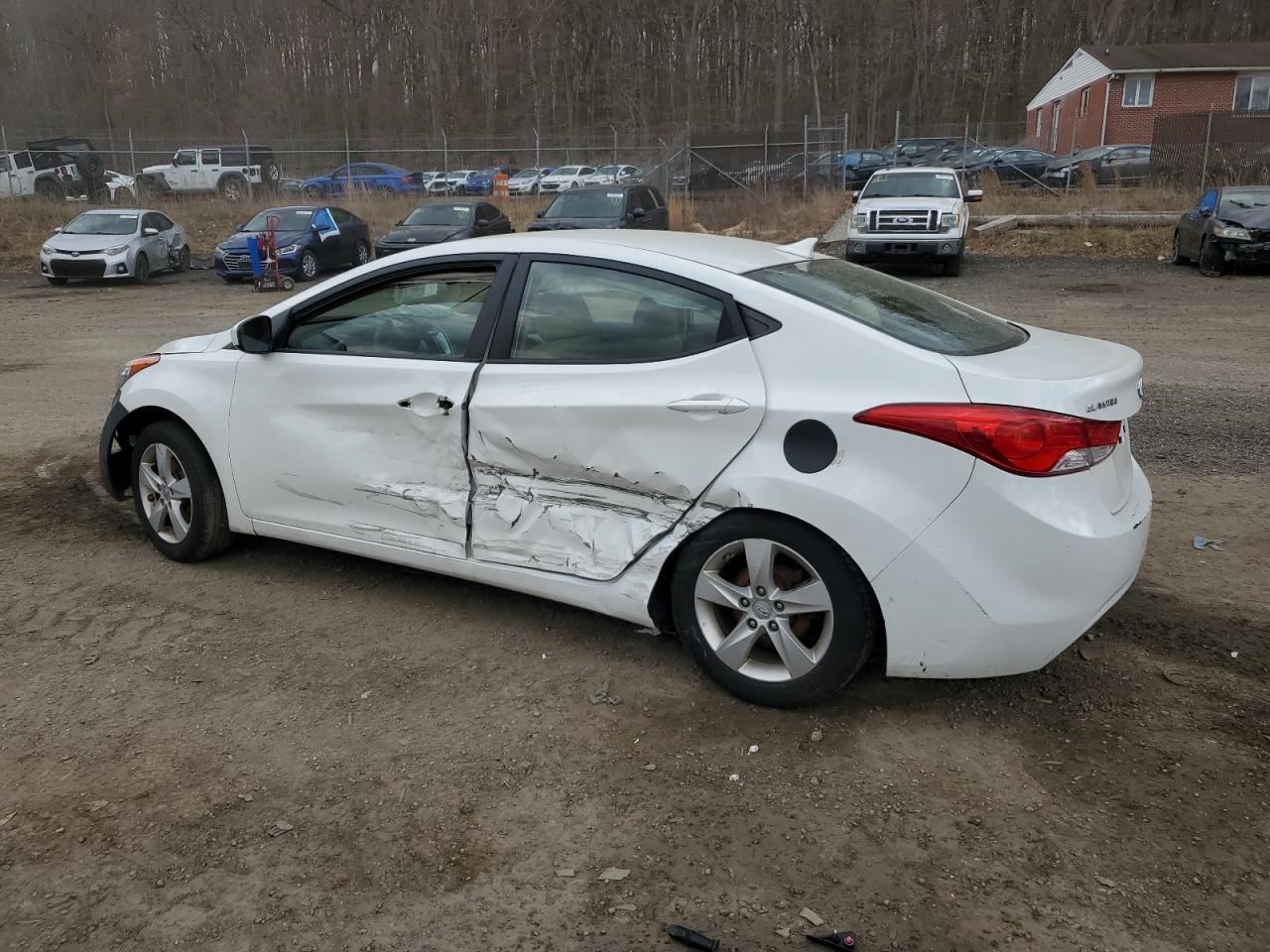 2011 HYUNDAI ELANTRA GL - Image 2