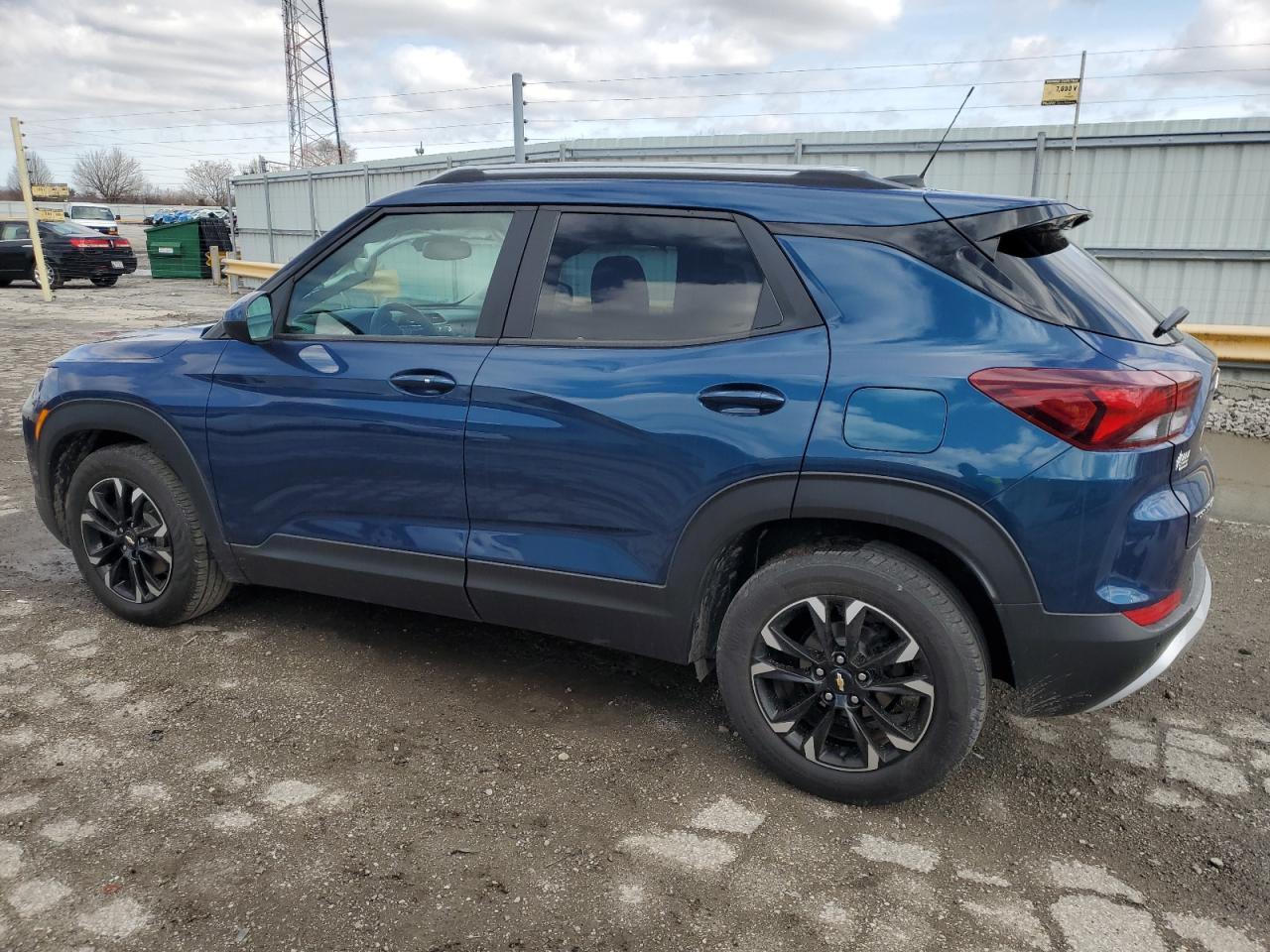 2021 CHEVROLET TRAILBLAZE - Фото 2