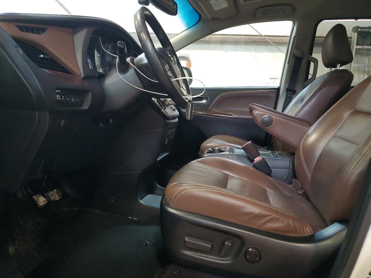 2015 TOYOTA SIENNA XLE - Фото 7