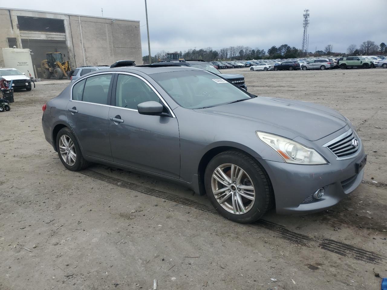 2011 INFINITI G37 - Фото 4