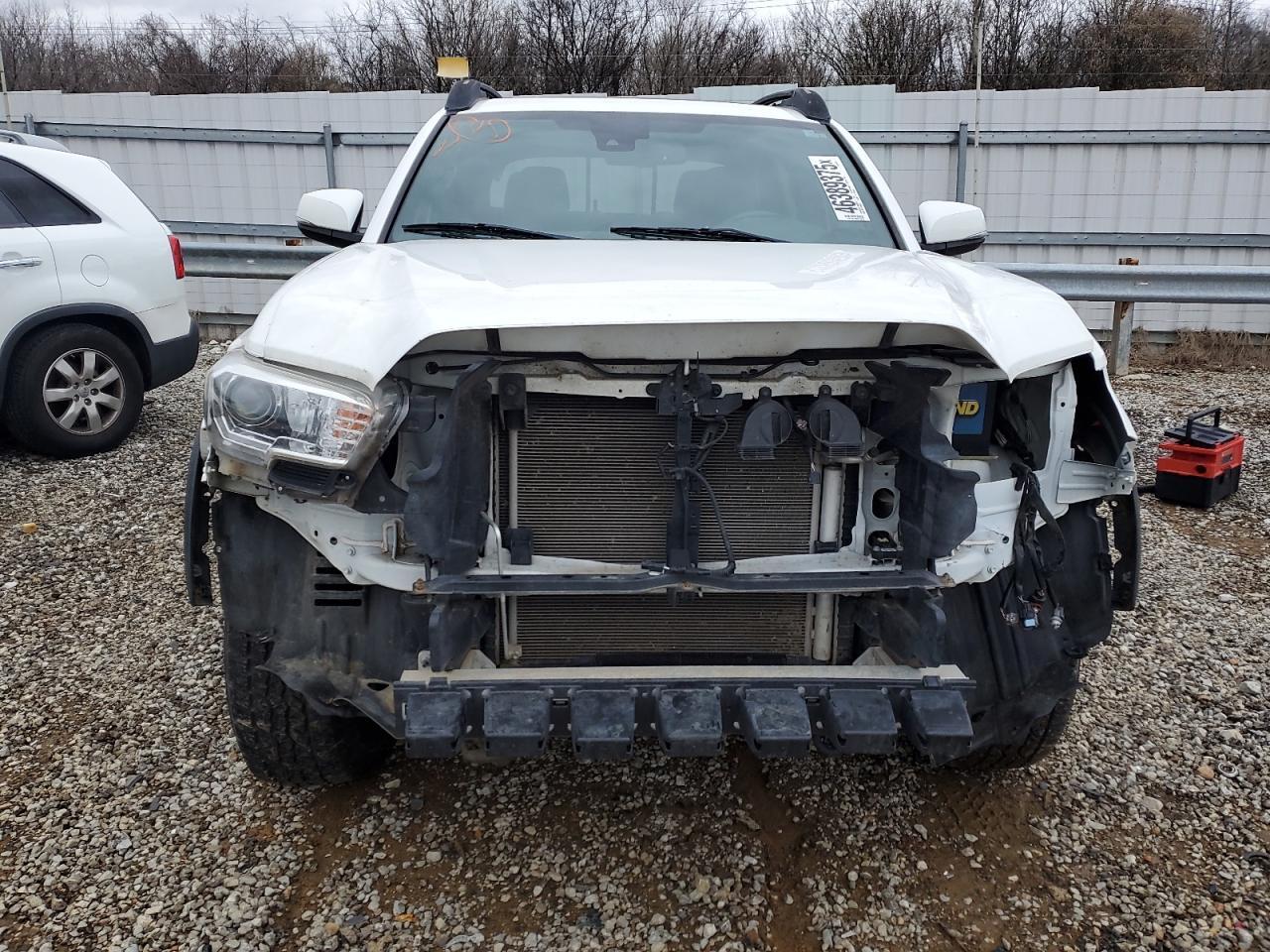 2019 TOYOTA TACOMA DOU - Фото 5