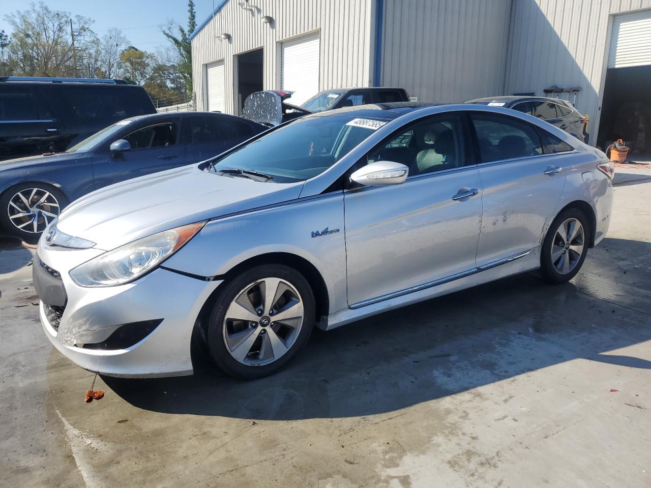 2011 HYUNDAI SONATA HYB