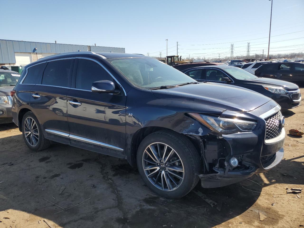 2019 INFINITI QX60 LUXE - Image 4