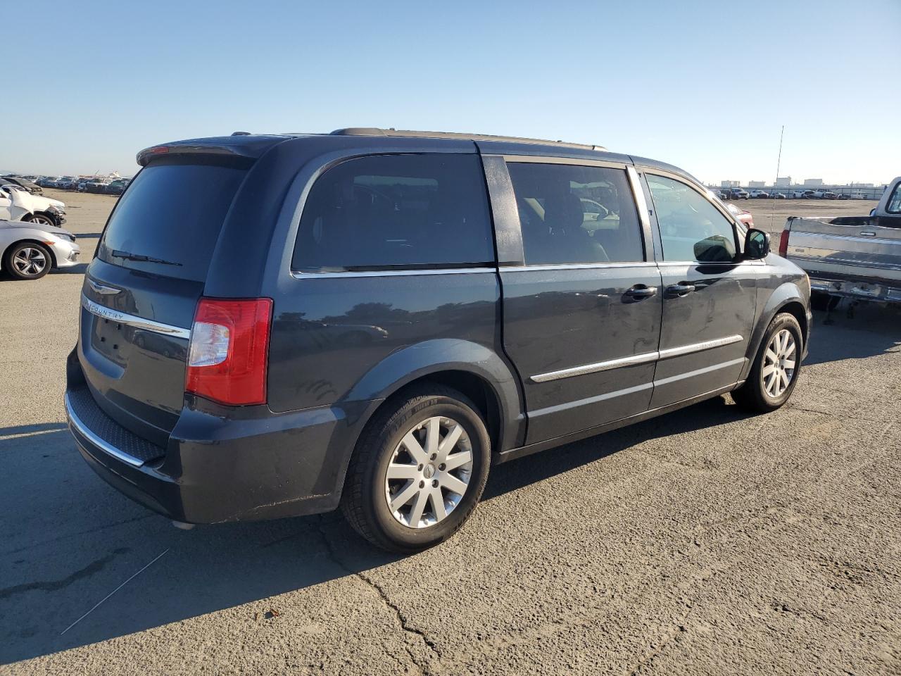 2014 CHRYSLER TOWN & COU - Фото 3