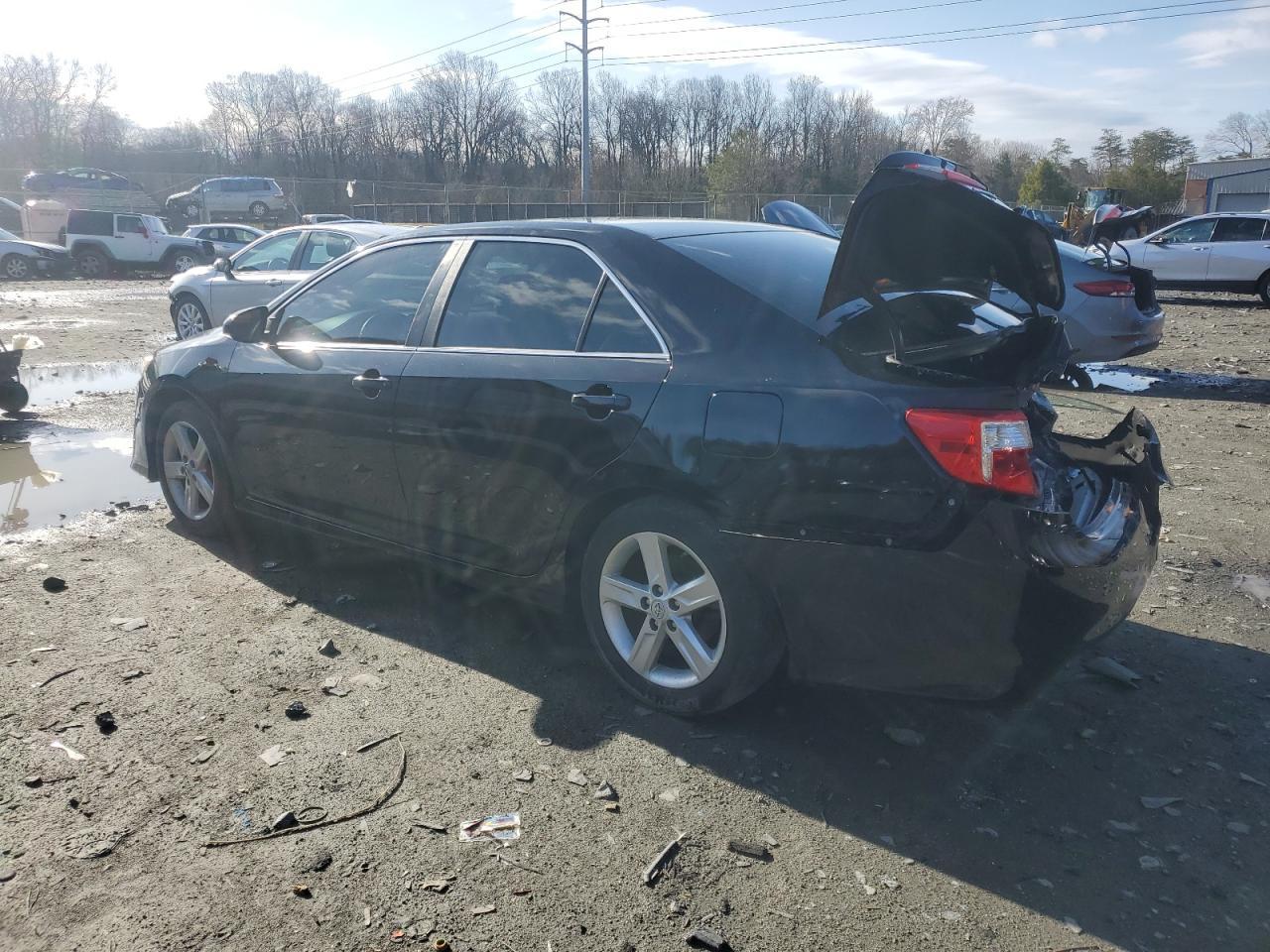 2014 TOYOTA CAMRY L - Image 2