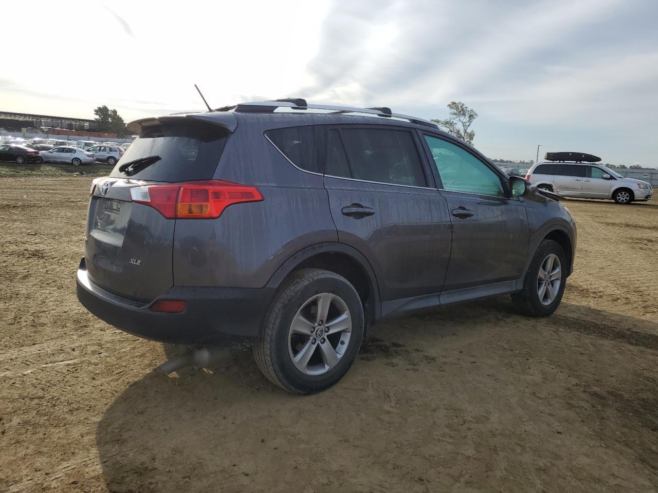 2015 TOYOTA RAV4 XLE - Image 3
