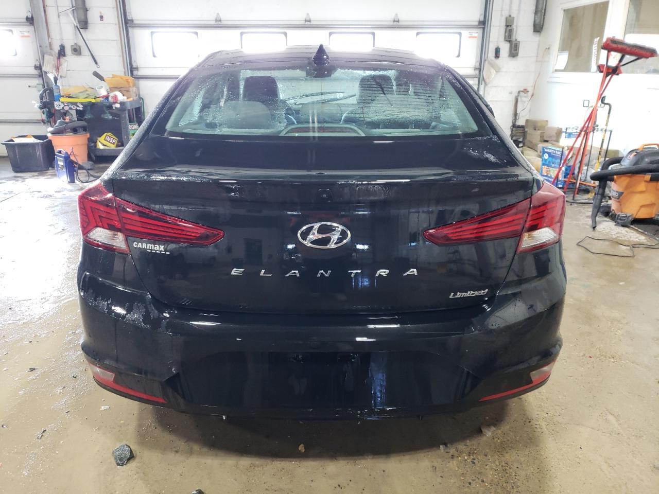 2019 HYUNDAI ELANTRA SE - Фото 6