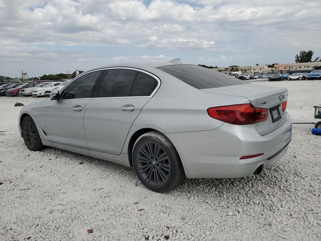2018 BMW 530 XI - Фото 2