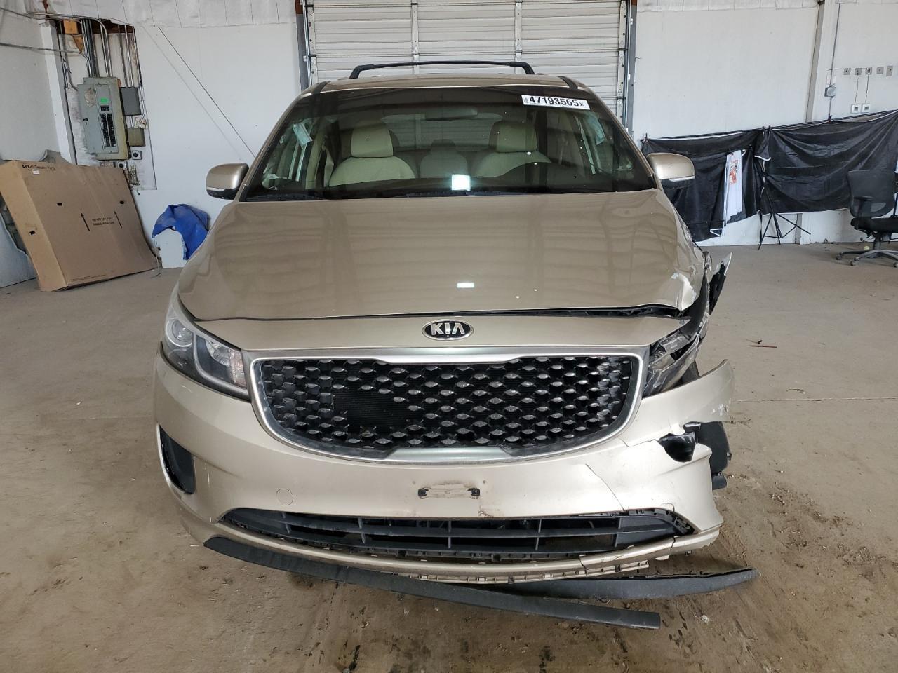 2016 KIA SEDONA LX - Image 5