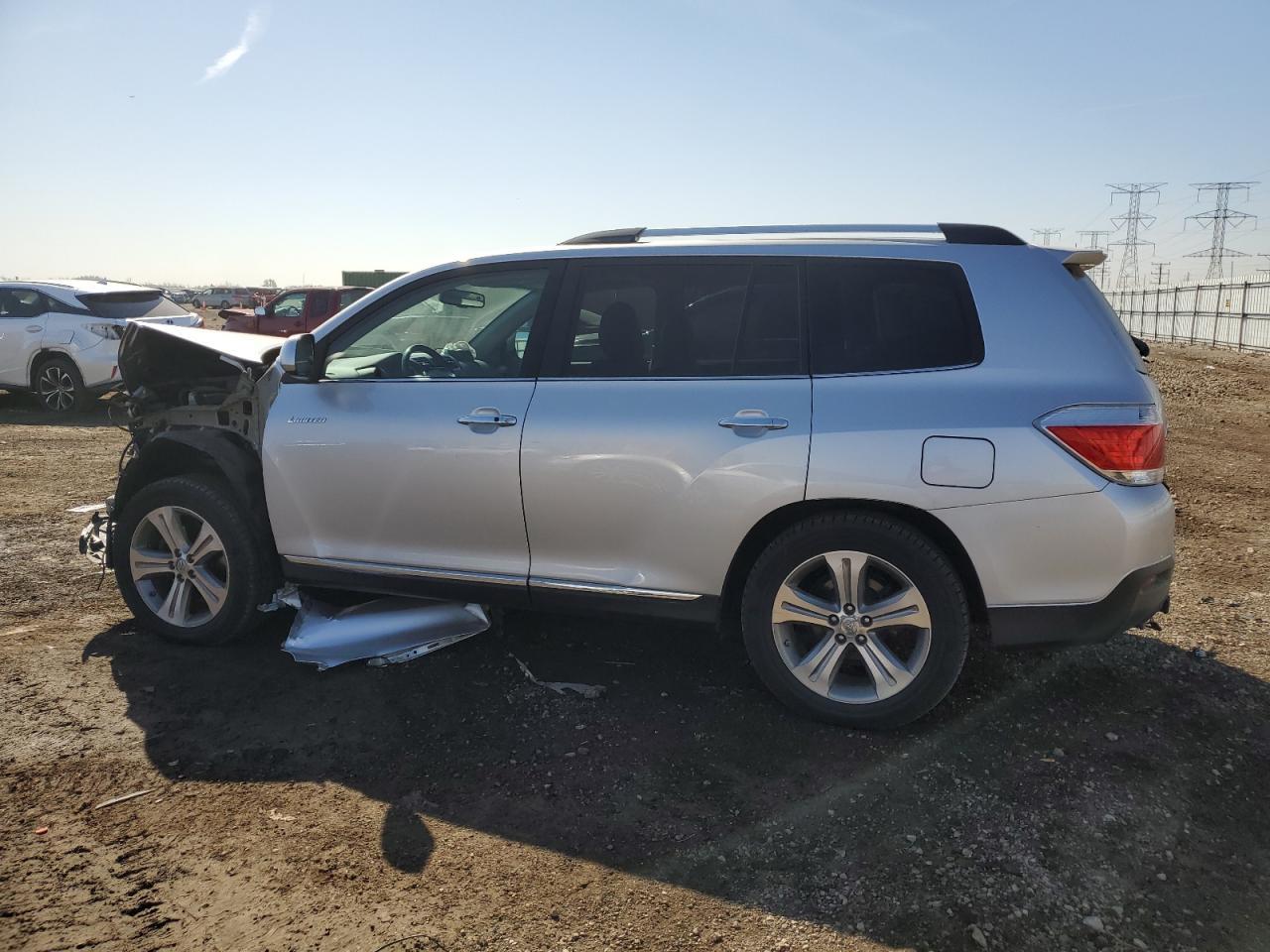 2011 TOYOTA HIGHLANDER - Image 2