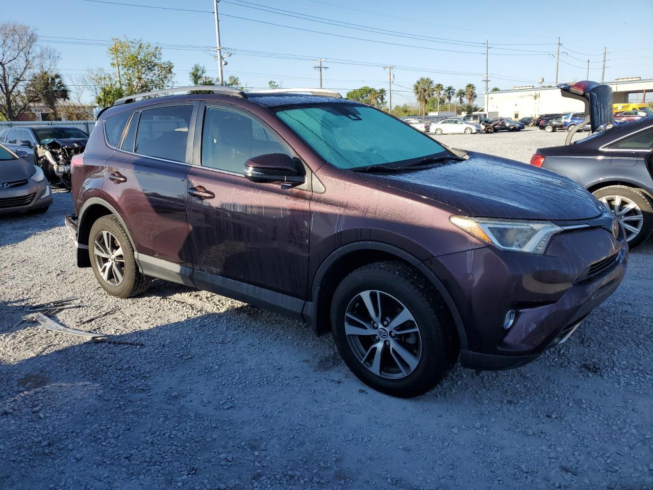 2017 TOYOTA RAV4 XLE - Image 4