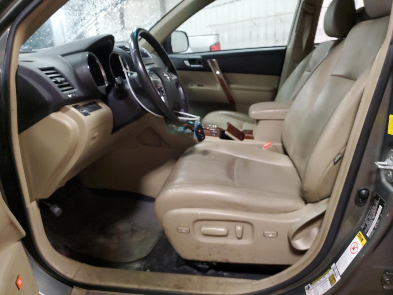 2011 TOYOTA HIGHLANDER - Фото 7