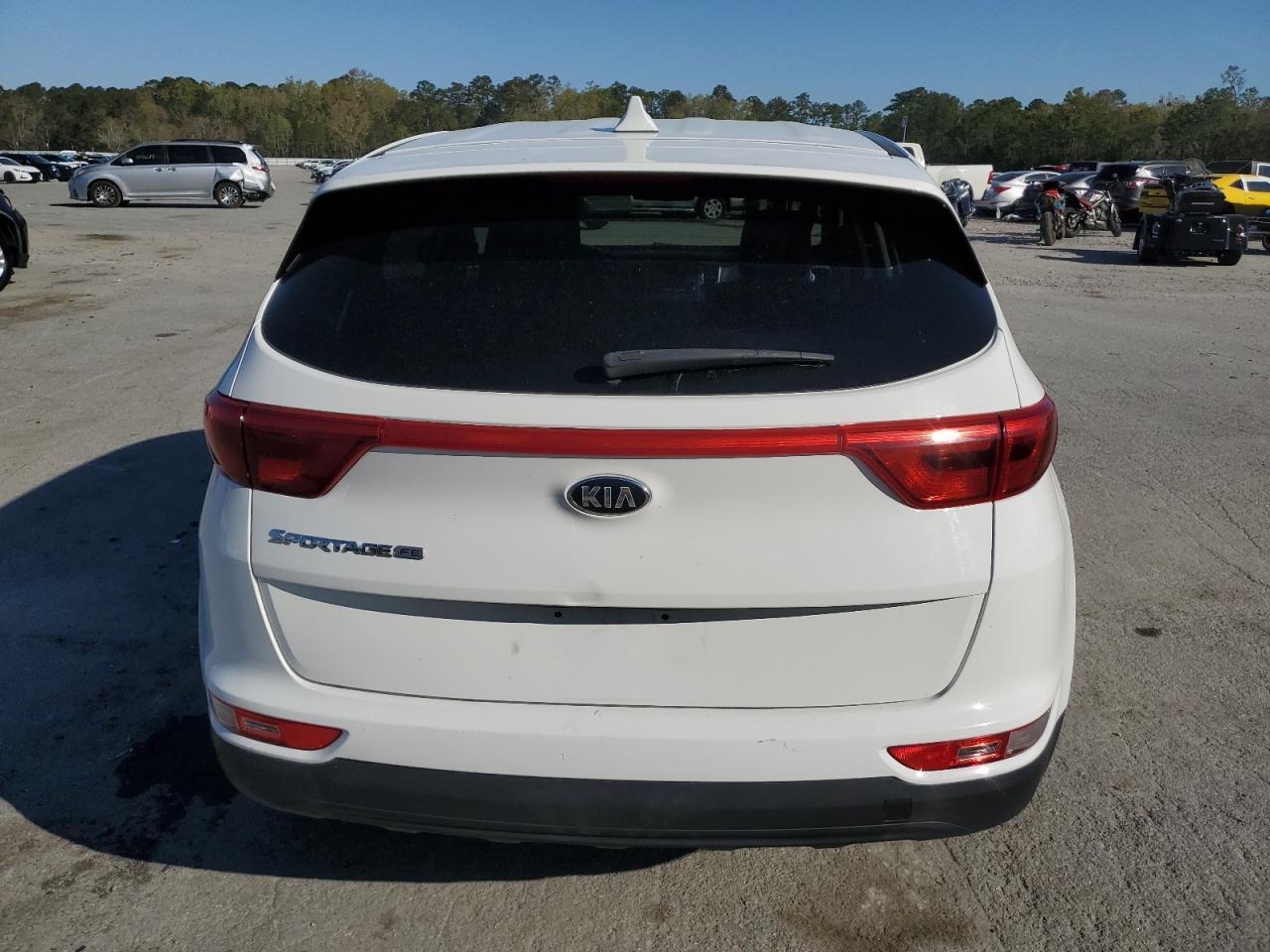 2017 KIA SPORTAGE L - Image 6