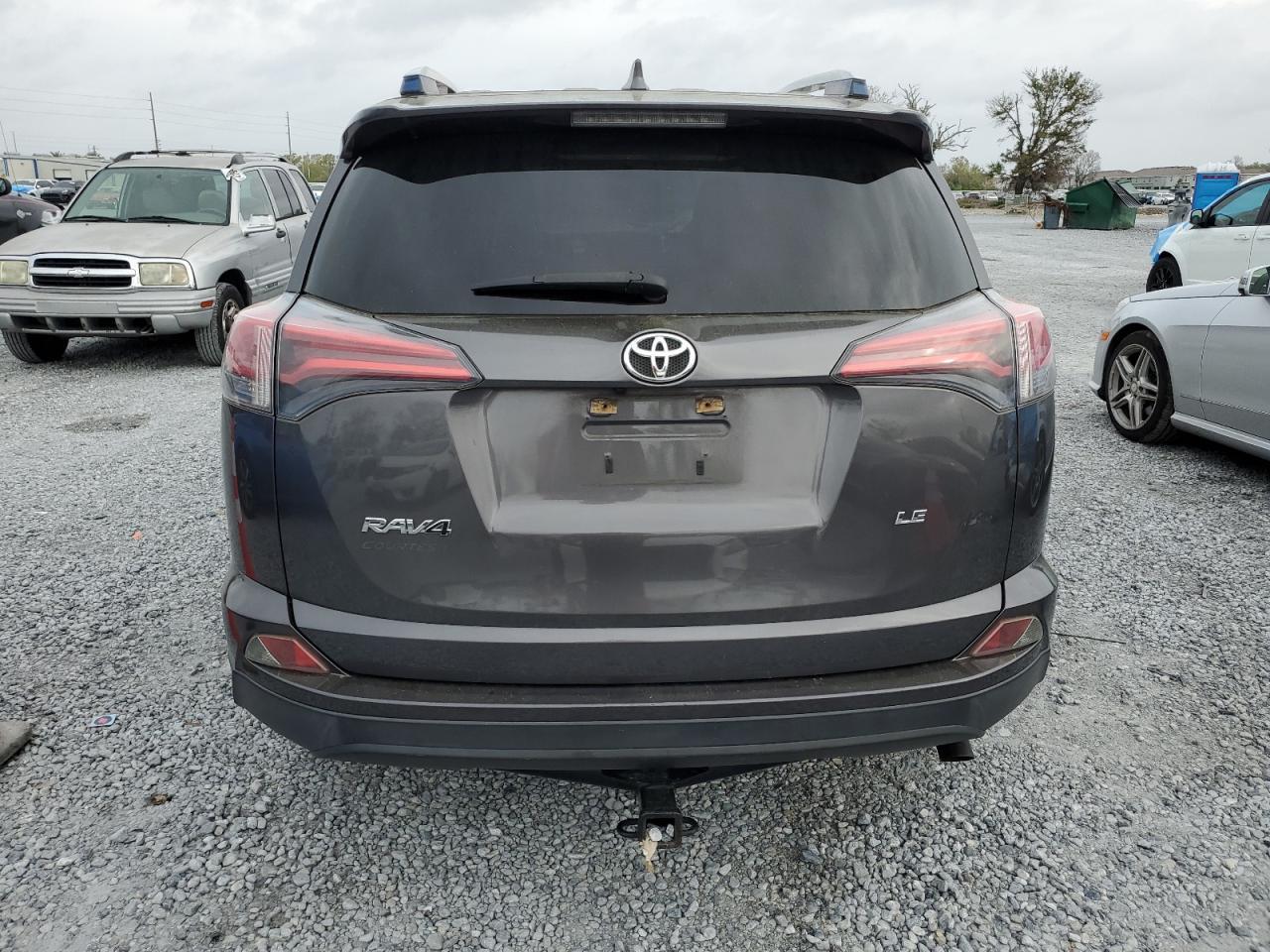 2016 TOYOTA RAV4 LE - Фото 6