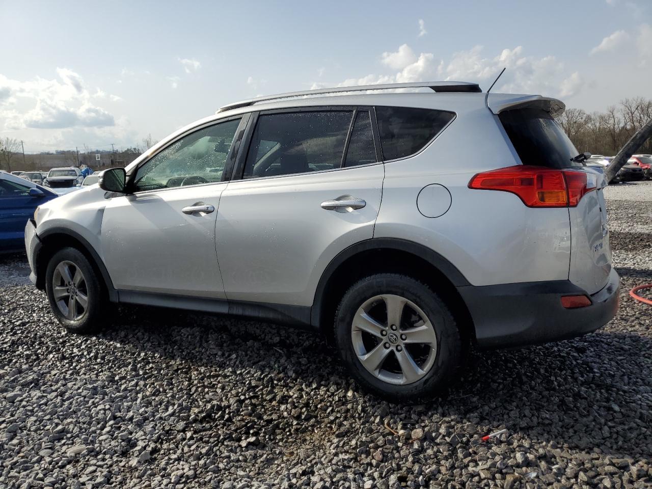 2015 TOYOTA RAV4 XLE - Image 2