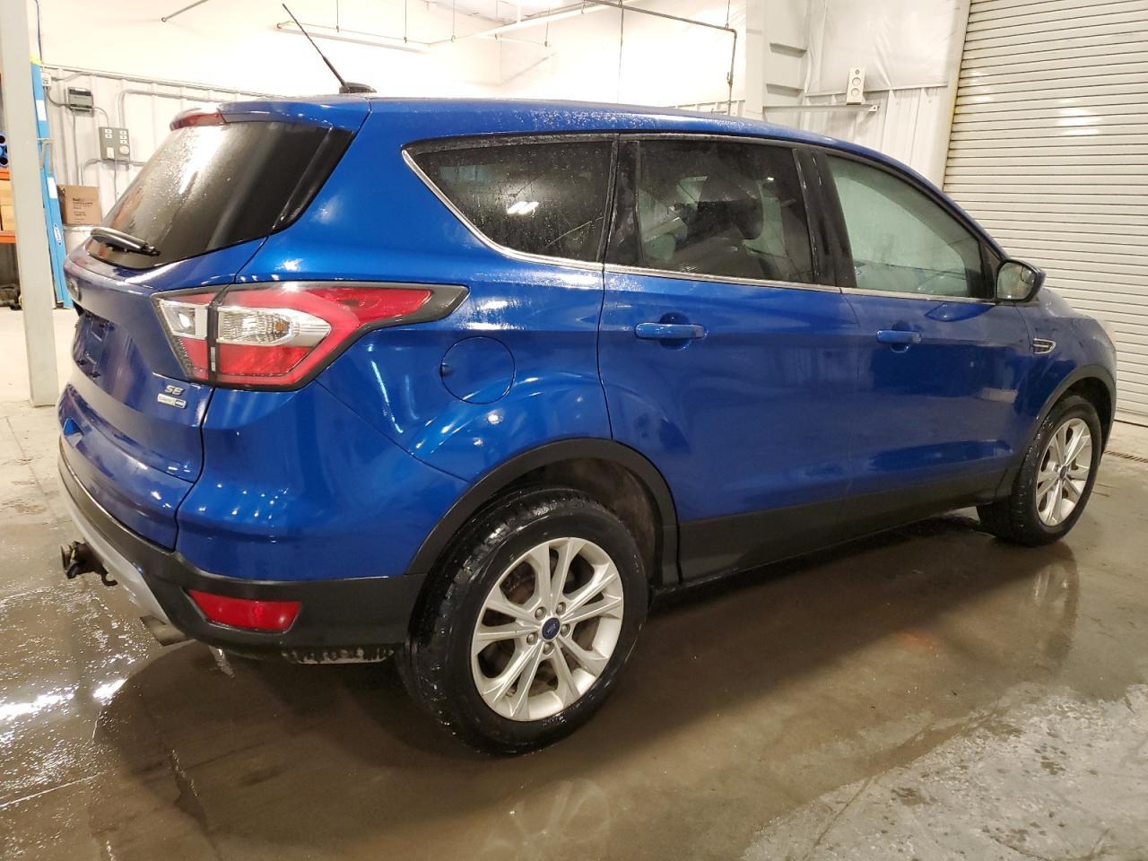 2017 FORD ESCAPE SE - Фото 3