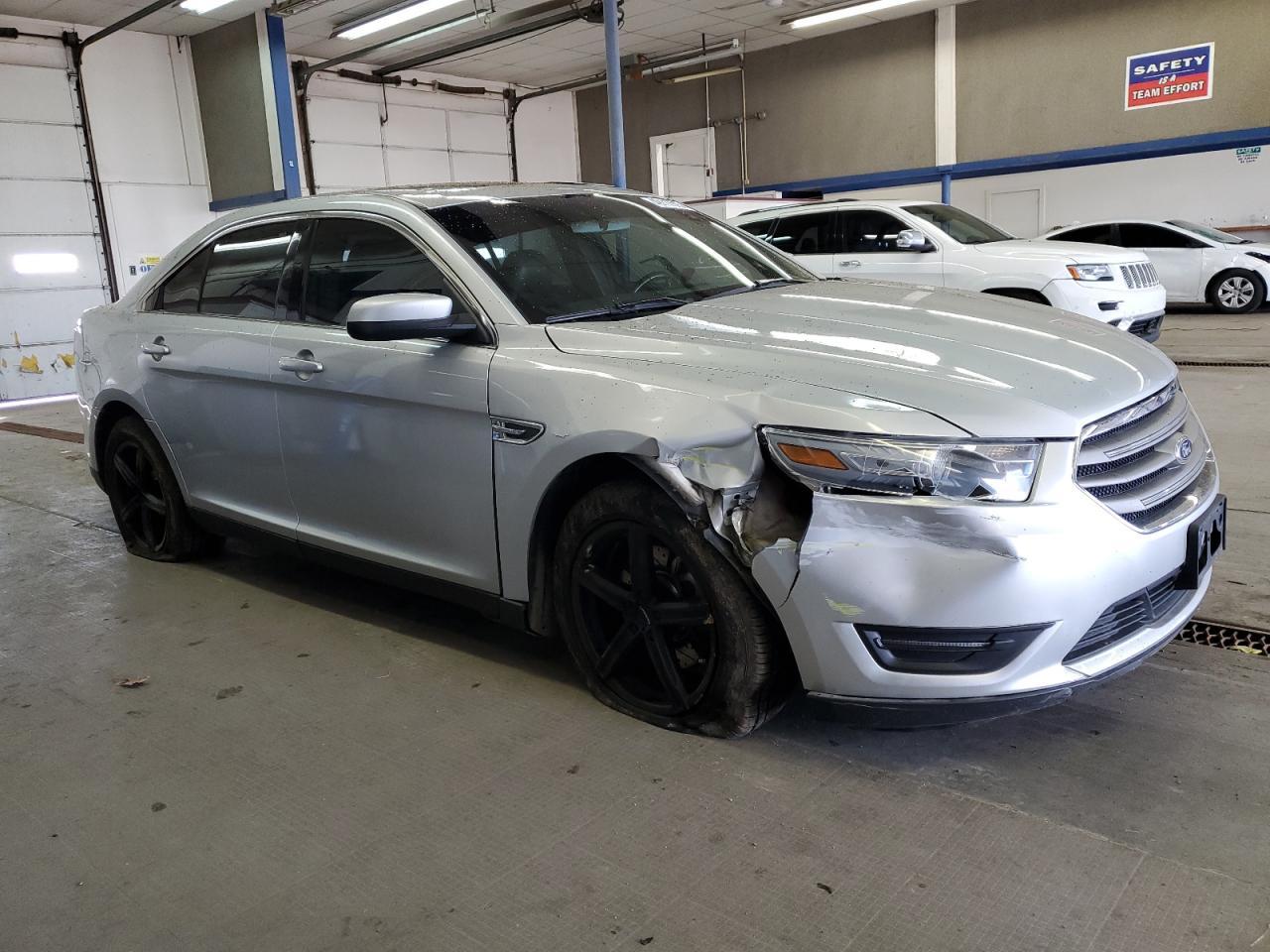 2013 FORD TAURUS SEL - Фото 4