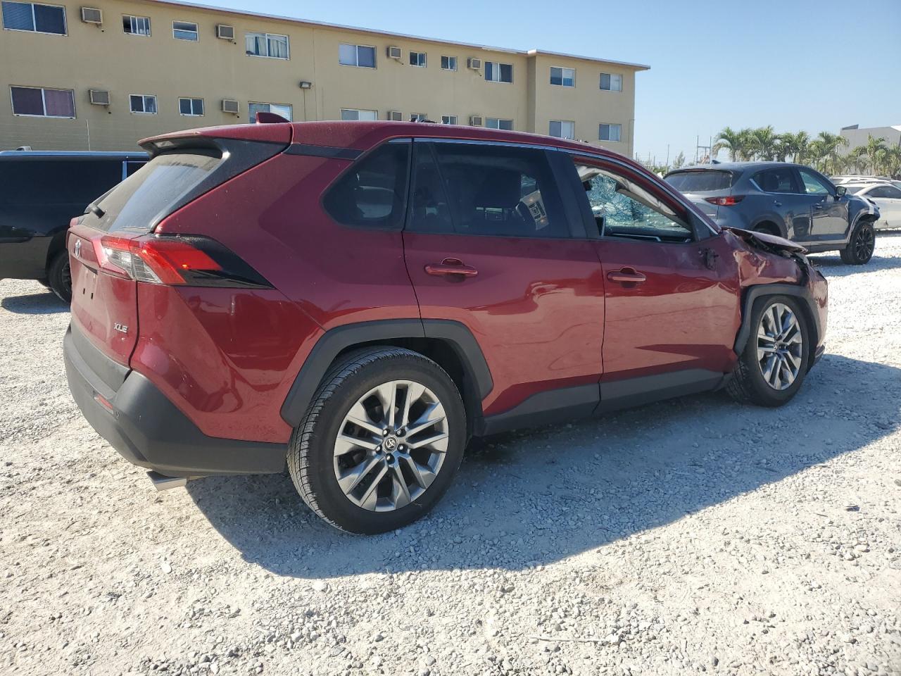 2020 TOYOTA RAV4 XLE P - Image 3