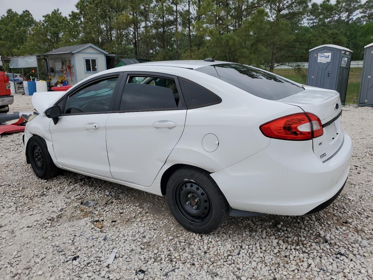 2013 FORD FIESTA SE - Image 2