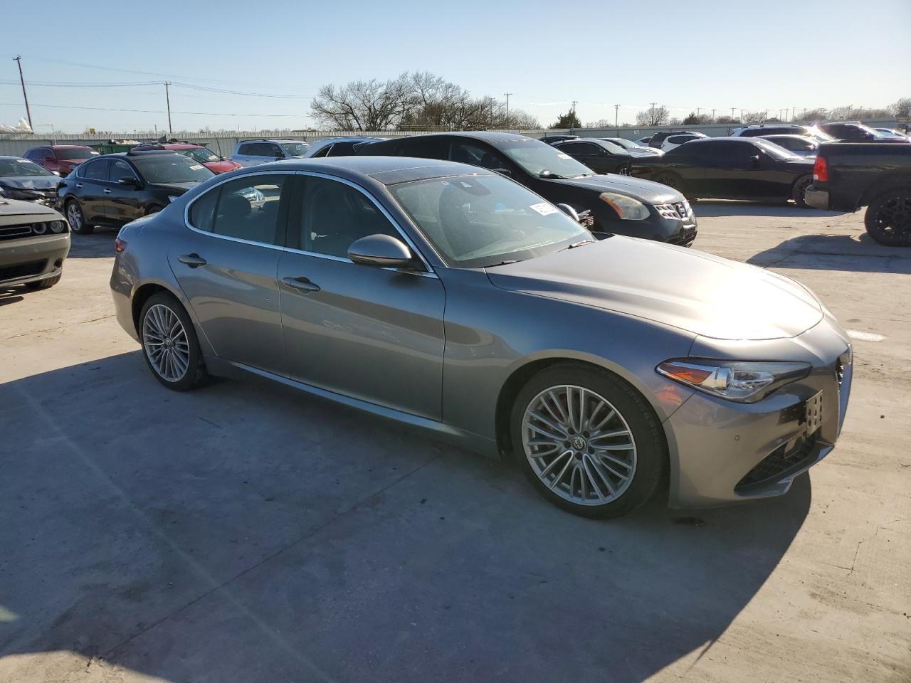 2017 ALFA ROMEO GIULIA TI - Фото 4