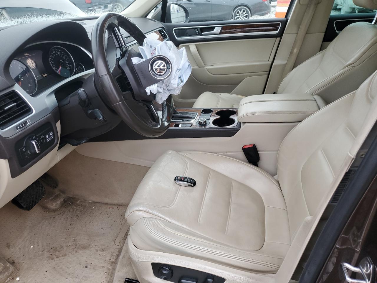 2012 VOLKSWAGEN TOUAREG V6 - Image 7