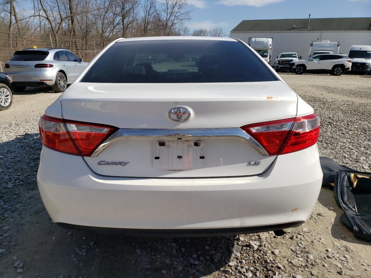 2017 TOYOTA CAMRY LE - Image 6