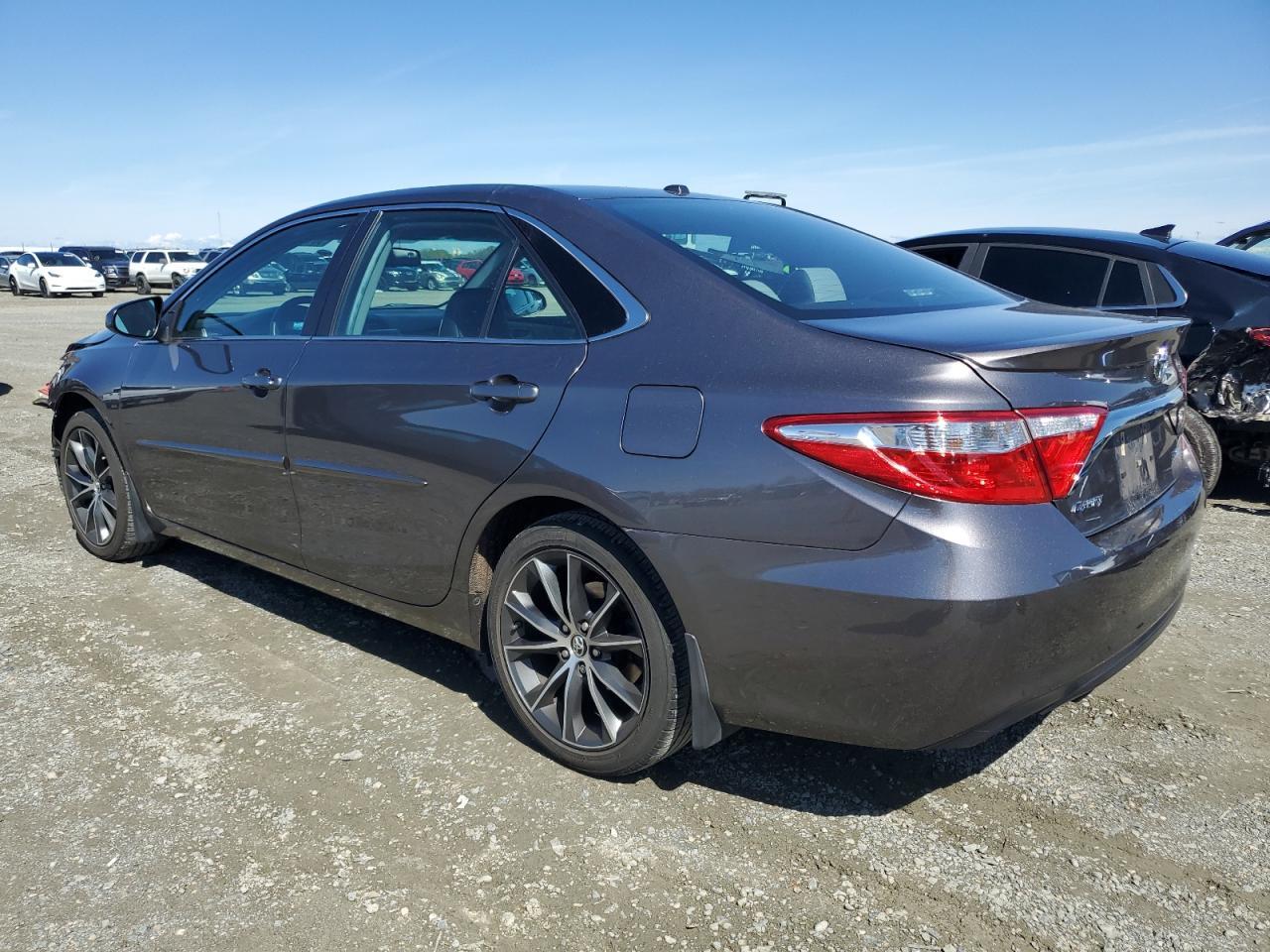 2015 TOYOTA CAMRY LE - Фото 2