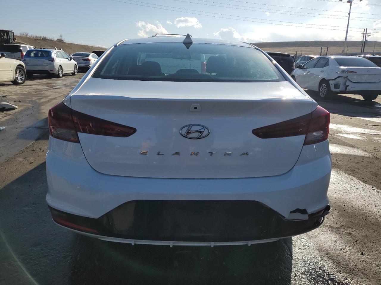 2019 HYUNDAI ELANTRA SE - Фото 6