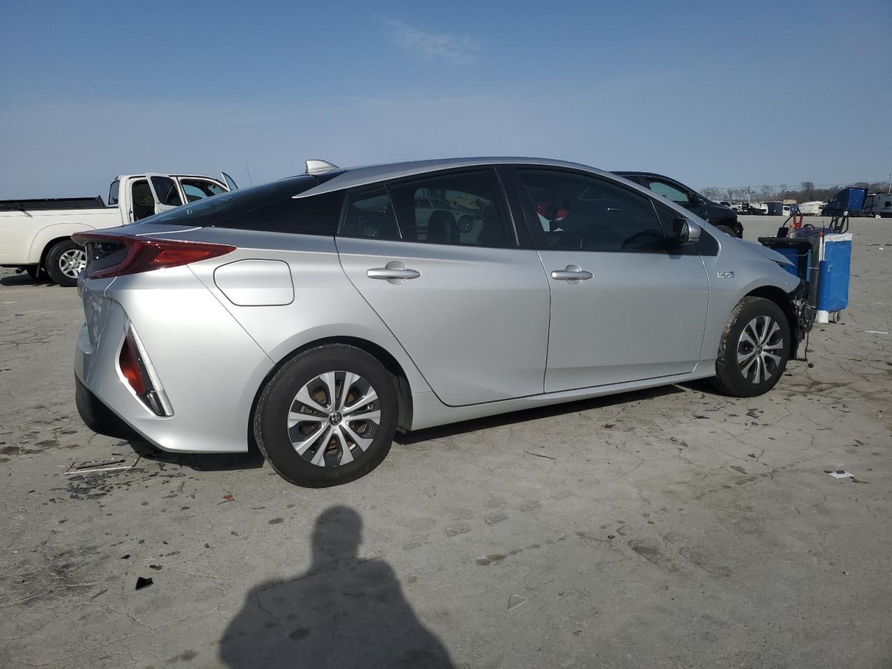 2022 TOYOTA PRIUS PRIM - Фото 3