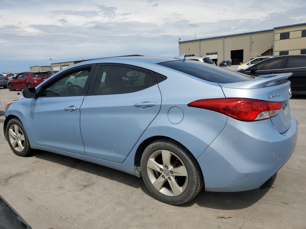 2013 HYUNDAI ELANTRA GL - Image 2