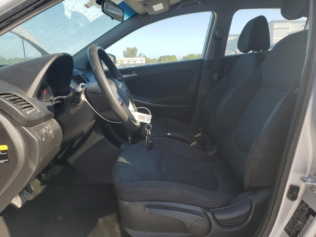 2017 HYUNDAI ACCENT SE - Фото 7