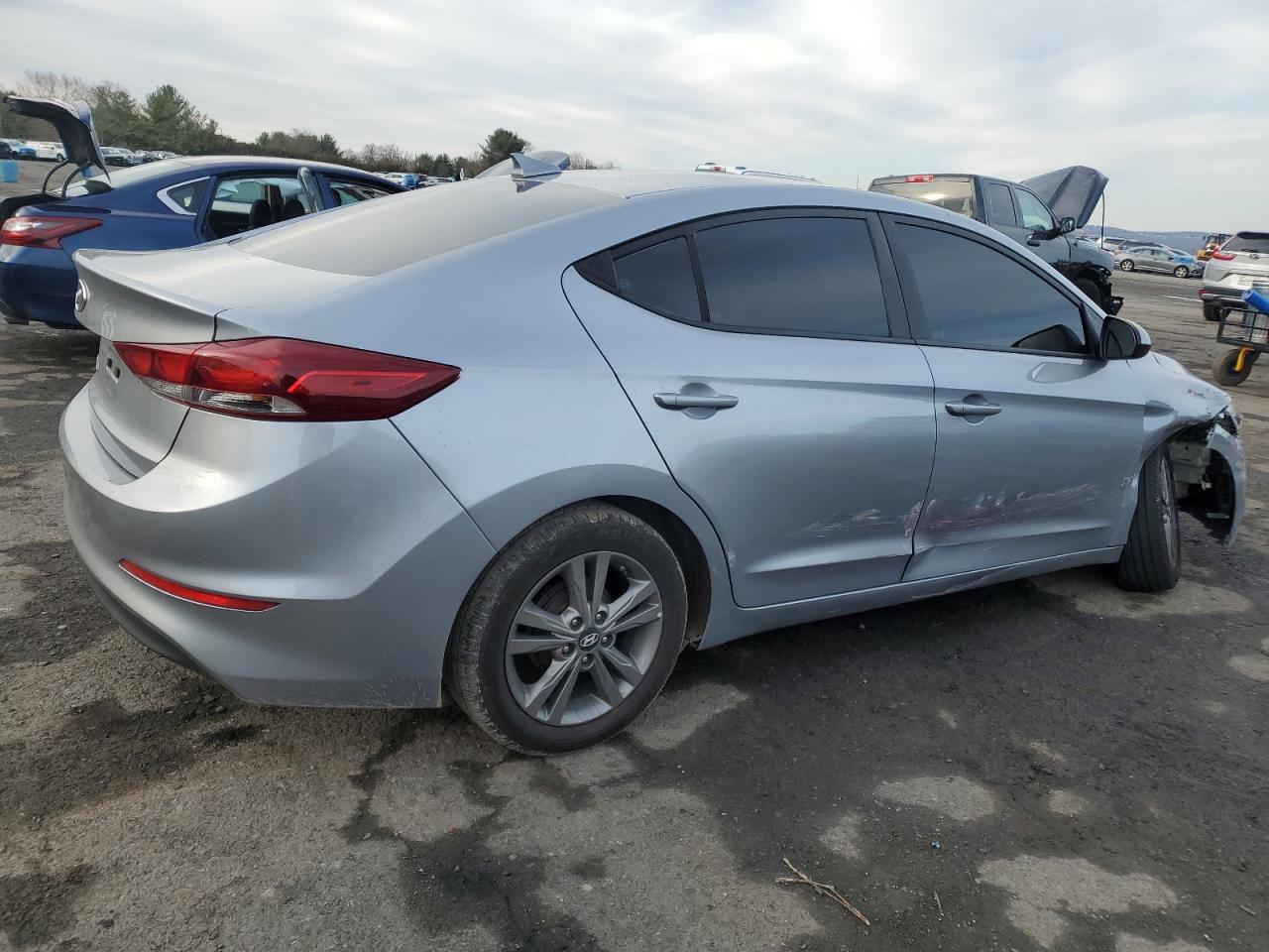 2017 HYUNDAI ELANTRA SE - Фото 3