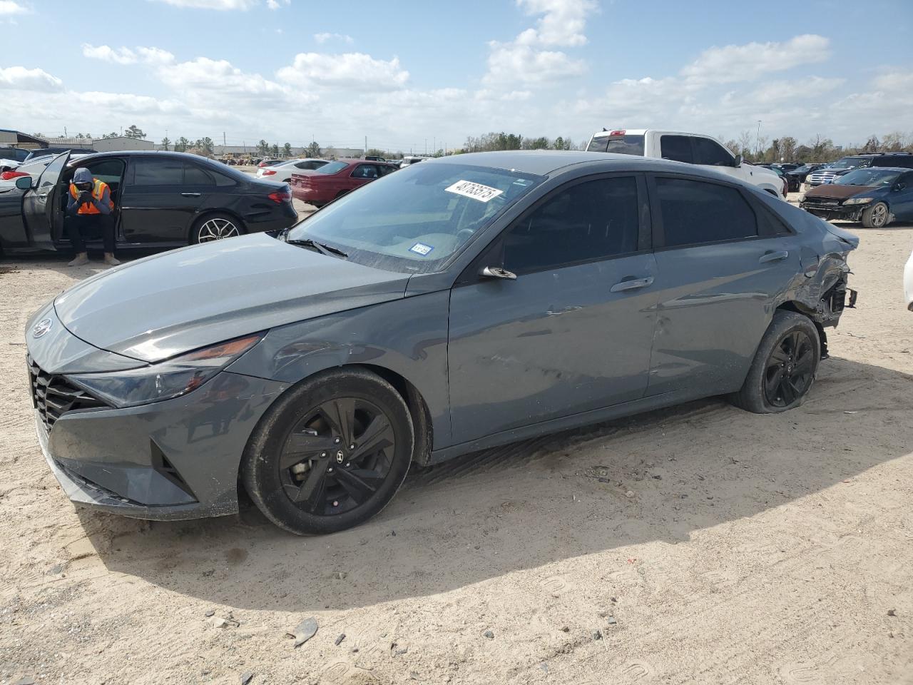 2022 HYUNDAI ELANTRA SE