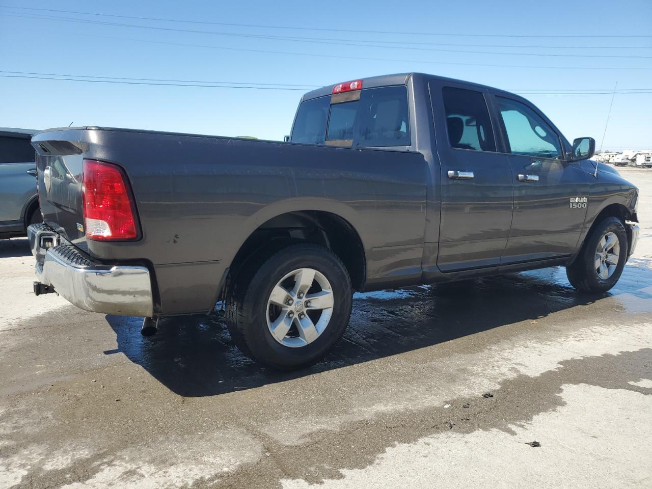 2015 RAM 1500 SLT - Image 3