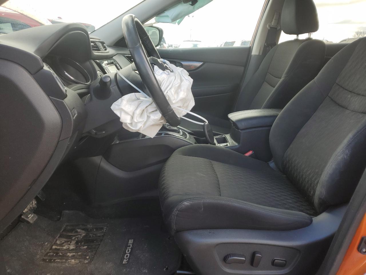 2017 NISSAN ROGUE SV - Image 7