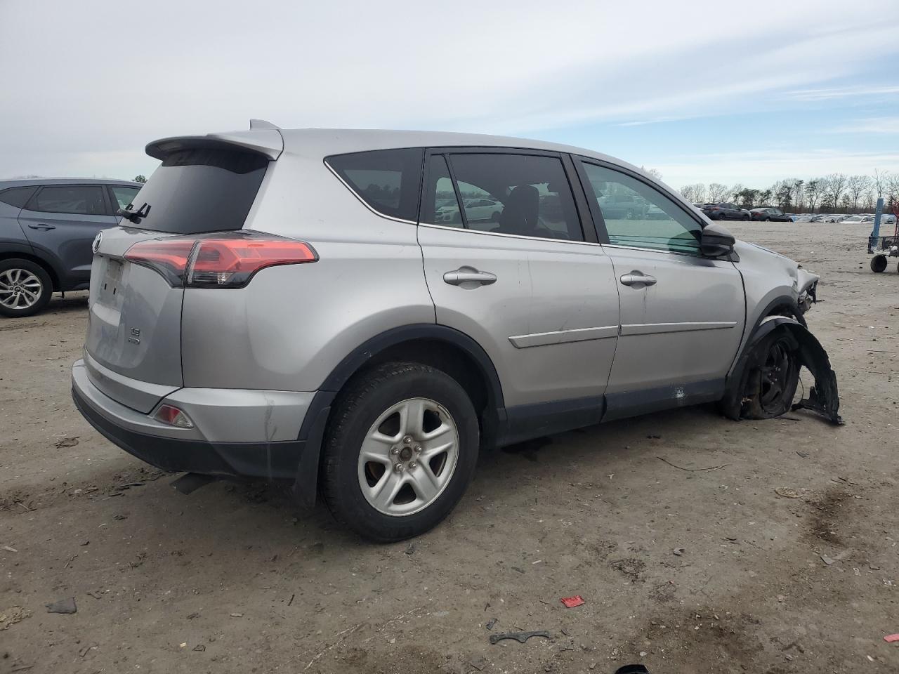 2018 TOYOTA RAV4 LE - Image 3