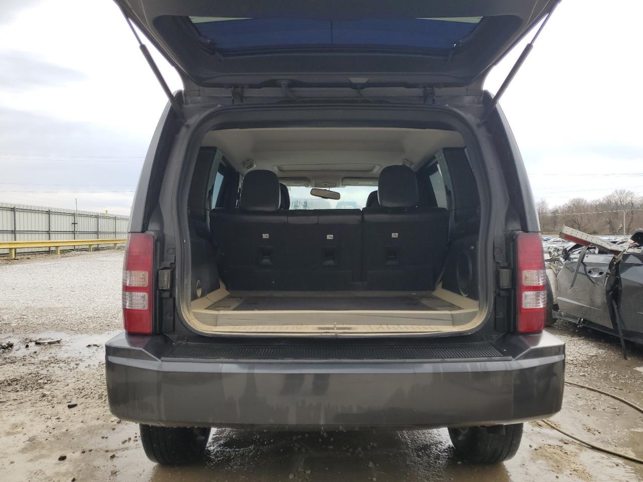 2011 JEEP LIBERTY LI - Фото 6