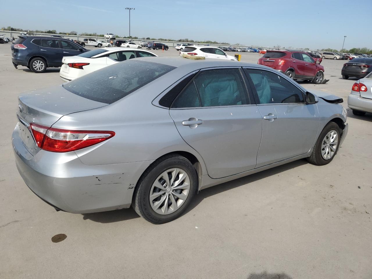 2017 TOYOTA CAMRY LE - Фото 3