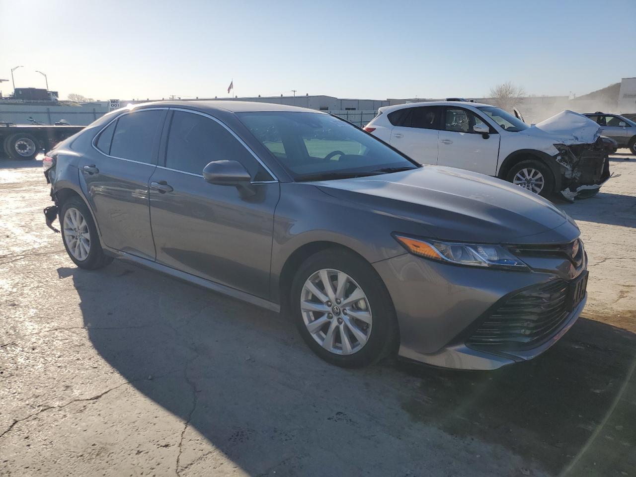 2020 TOYOTA CAMRY LE - Фото 4