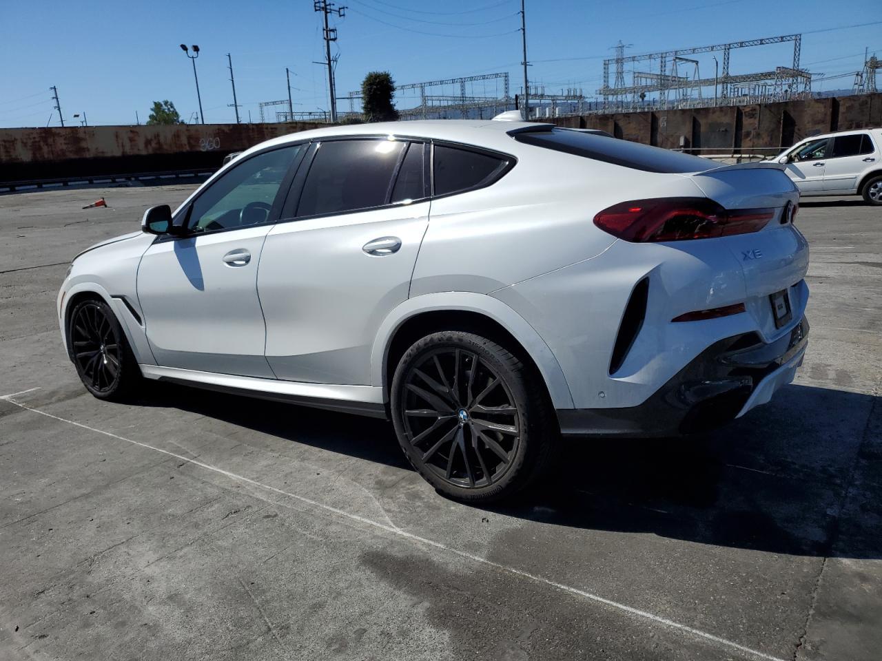2022 BMW X6 XDRIVE4 - Image 2
