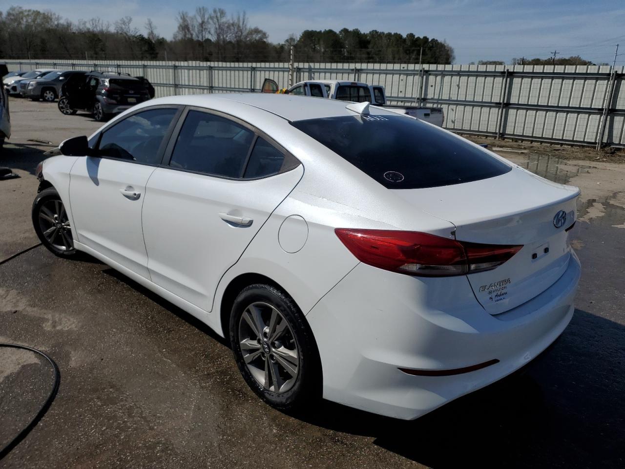 2018 HYUNDAI ELANTRA SE - Фото 2